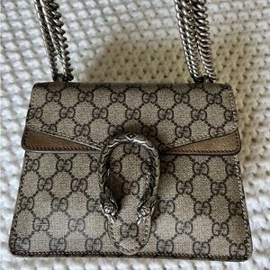 Barely used, Gucci bag in perfect condition. Dust Bag included.